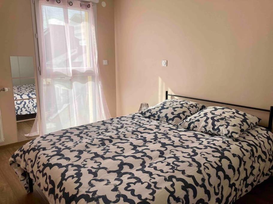 Апартаменты Quai Sud - Gare, 100 M2, Parking, Wifi, Superette, Lave Linge Анже Экстерьер фото
